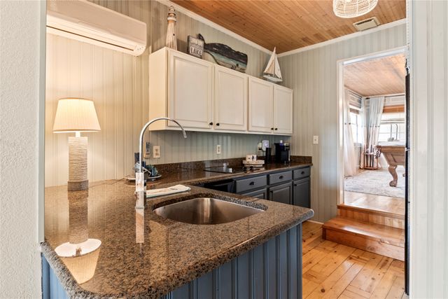 230 Bushwhacker Drive, Mabank, TX 75156