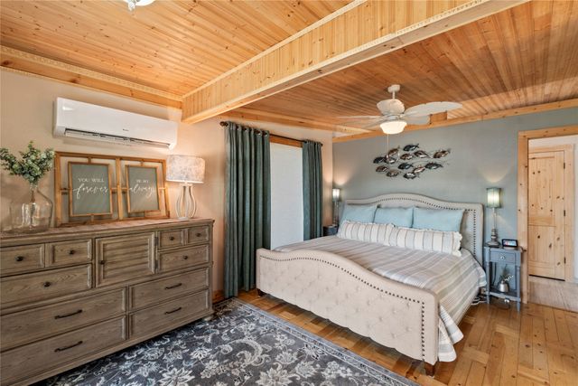 230 Bushwhacker Drive, Mabank, TX 75156