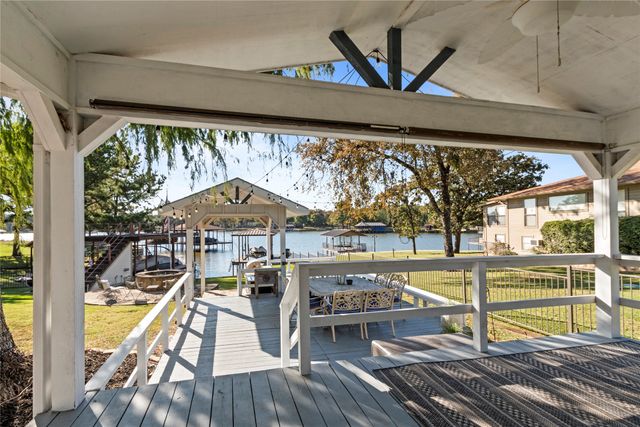 230 Bushwhacker Drive, Mabank, TX 75156