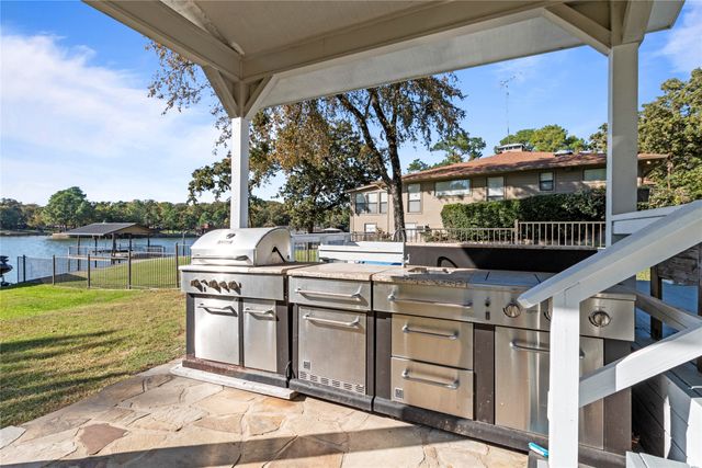 230 Bushwhacker Drive, Mabank, TX 75156