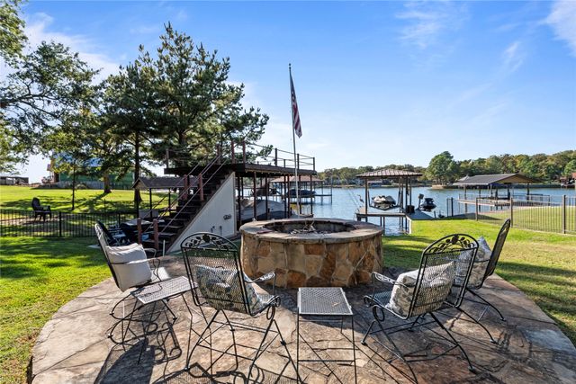 230 Bushwhacker Drive, Mabank, TX 75156