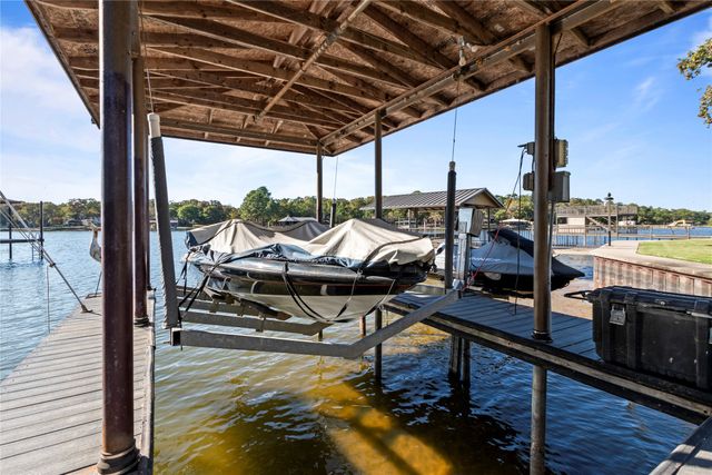 230 Bushwhacker Drive, Mabank, TX 75156