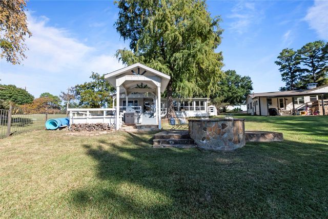 230 Bushwhacker Drive, Mabank, TX 75156