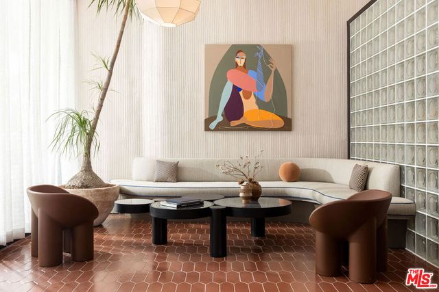 7617 Santa Monica Boulevard 323, West Hollywood, CA 90046