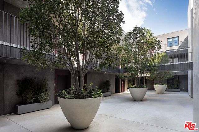 7617 Santa Monica Boulevard 323, West Hollywood, CA 90046