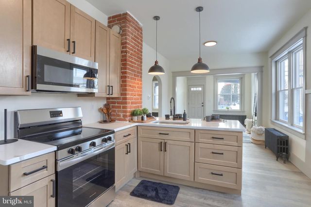 207 E LEHMAN ST, Lebanon, PA 17046