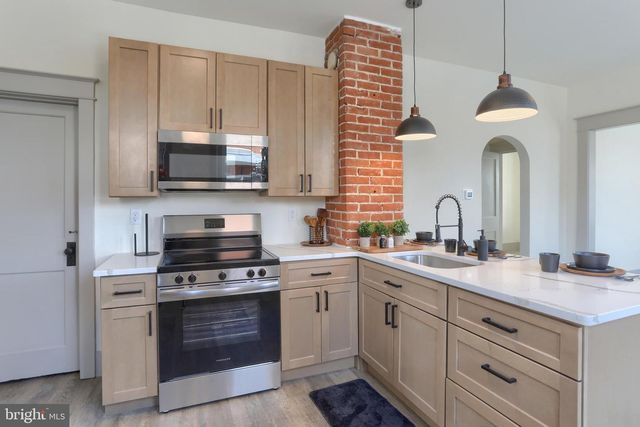 207 E LEHMAN ST, Lebanon, PA 17046