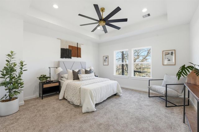 528 N 4th Street, La Porte, TX 77571