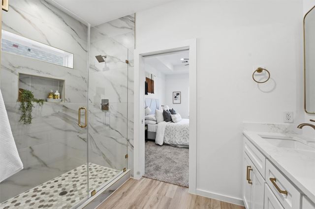 528 N 4th Street, La Porte, TX 77571