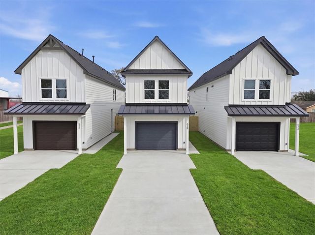 528 N 4th Street, La Porte, TX 77571