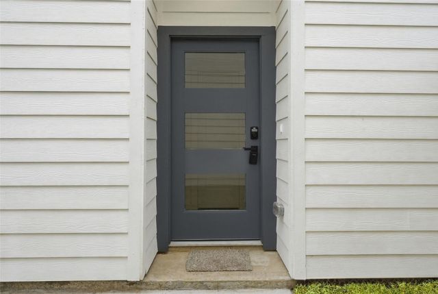 528 N 4th Street, La Porte, TX 77571