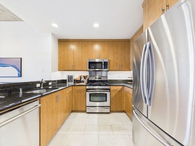 288 3Rd St 505, Oakland, CA 94607