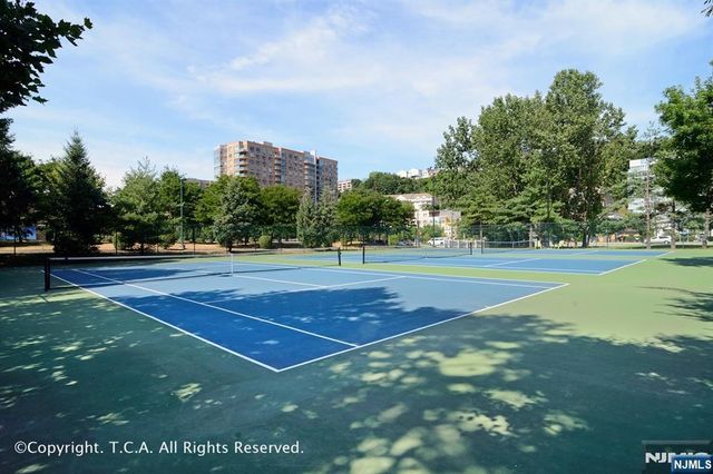 503 Livingston Court N503, Edgewater, NJ 07020