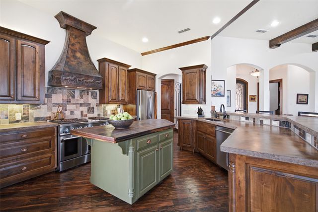 701 Cactus Rio Drive, Weatherford, TX 76087