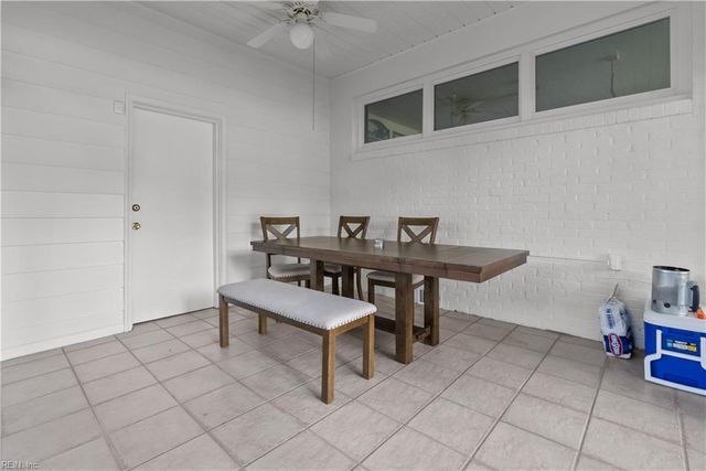4 Rhonda CIR, Hampton, VA 23669