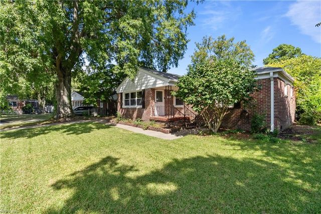 4 Rhonda CIR, Hampton, VA 23669