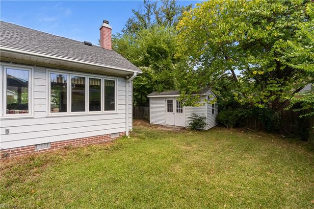 4 Rhonda CIR, Hampton, VA 23669