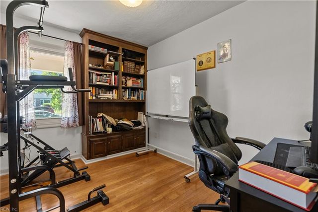 4 Rhonda CIR, Hampton, VA 23669