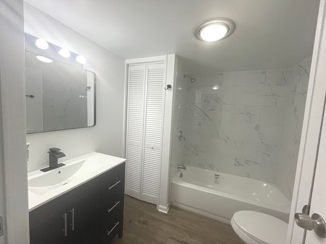 9001 S Cicero Avenue 190, Oak Lawn, IL 60453