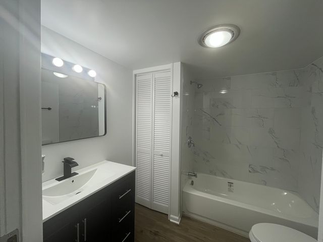 9001 S Cicero Avenue 190, Oak Lawn, IL 60453