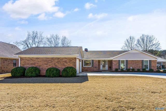 1821 SW Fitzgerald Drive, Decatur, AL 35603