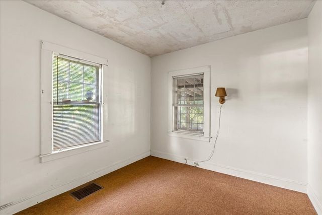 1055 S Franklin St, Holbrook, MA 02343