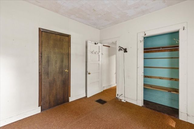 1055 S Franklin St, Holbrook, MA 02343