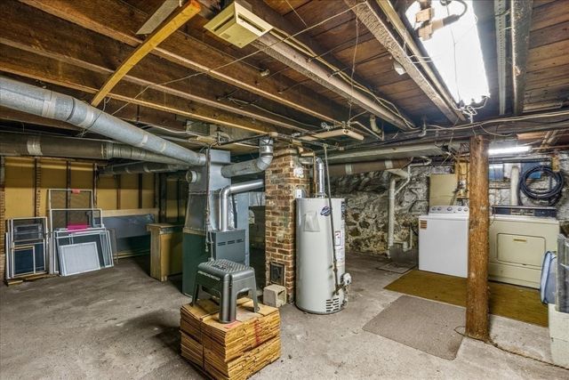 1055 S Franklin St, Holbrook, MA 02343