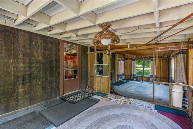 1055 S Franklin St, Holbrook, MA 02343