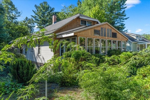1055 S Franklin St, Holbrook, MA 02343