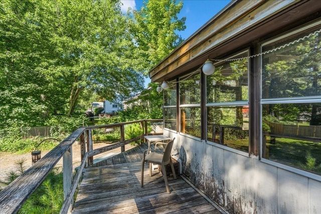1055 S Franklin St, Holbrook, MA 02343