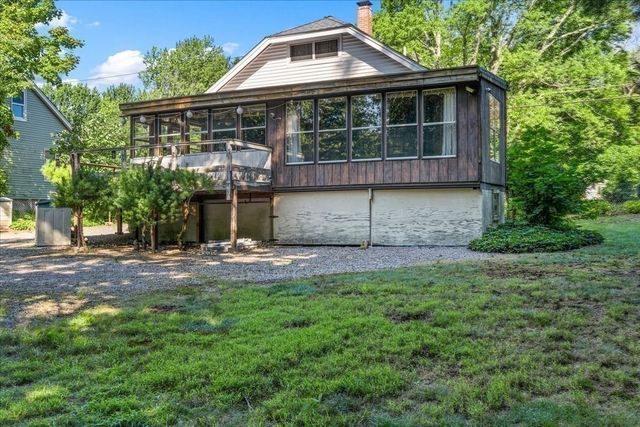 1055 S Franklin St, Holbrook, MA 02343