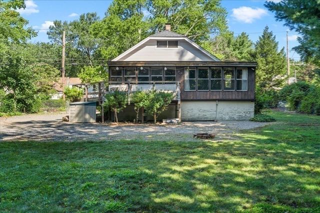 1055 S Franklin St, Holbrook, MA 02343