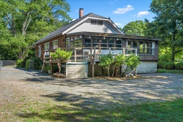 1055 S Franklin St, Holbrook, MA 02343