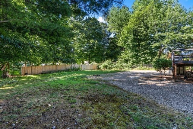 1055 S Franklin St, Holbrook, MA 02343