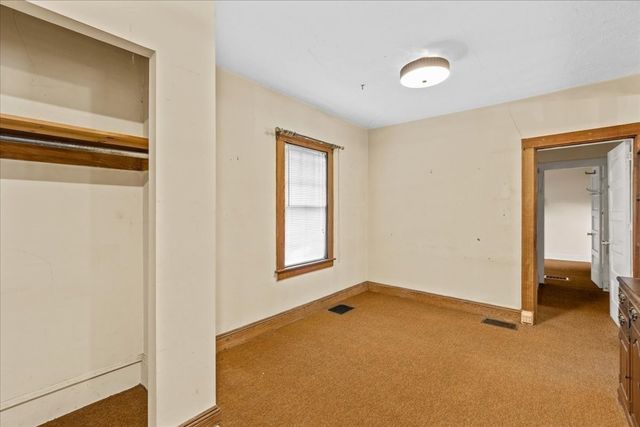 1055 S Franklin St, Holbrook, MA 02343