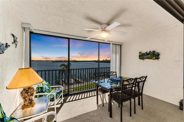 8977 MIDNIGHT PASS ROAD 219, Sarasota, FL 34242
