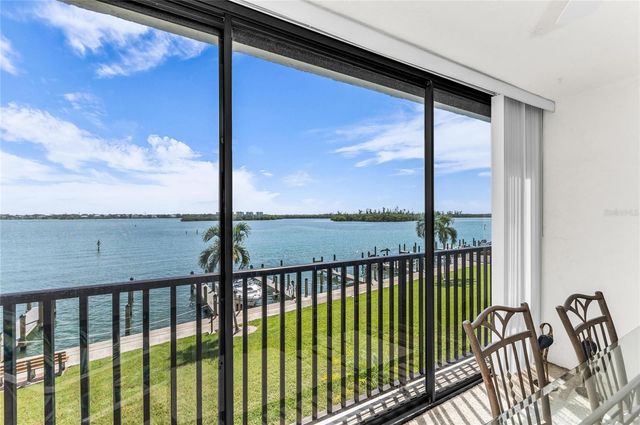 8977 MIDNIGHT PASS ROAD 219, Sarasota, FL 34242