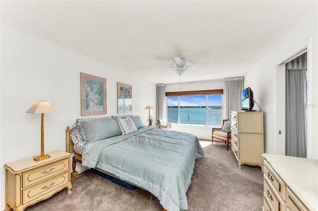 8977 MIDNIGHT PASS ROAD 219, Sarasota, FL 34242