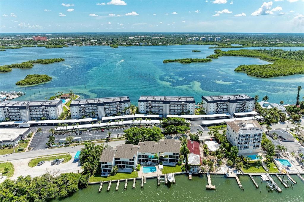8977 MIDNIGHT PASS ROAD 219, Sarasota, FL 34242