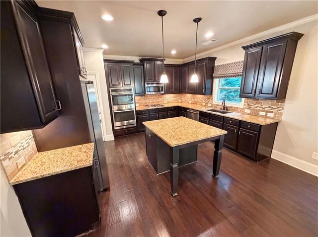 8785 Ellesmere Drive, Cumming, GA 30041
