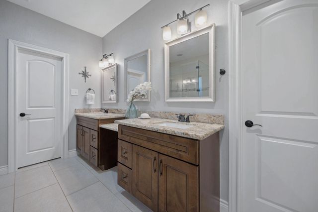 120 April Wind Drive E, Montgomery, TX 77356