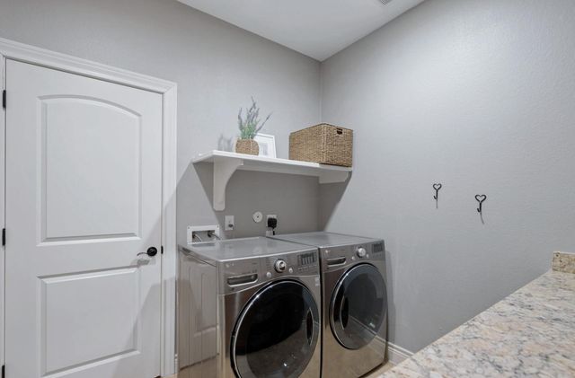 120 April Wind Drive E, Montgomery, TX 77356