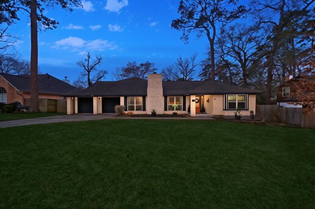 120 April Wind Drive E, Montgomery, TX 77356