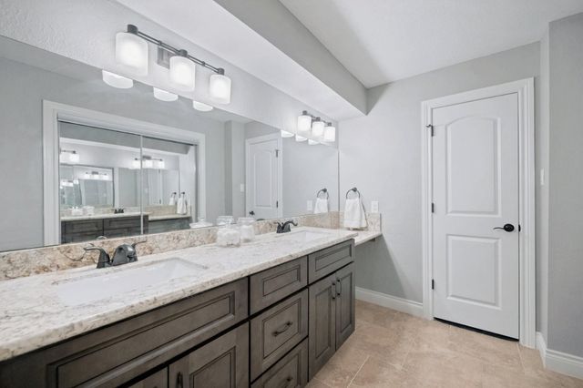 120 April Wind Drive E, Montgomery, TX 77356