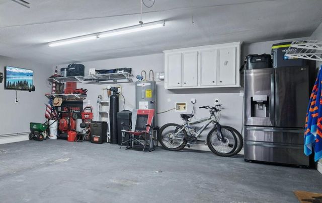 120 April Wind Drive E, Montgomery, TX 77356