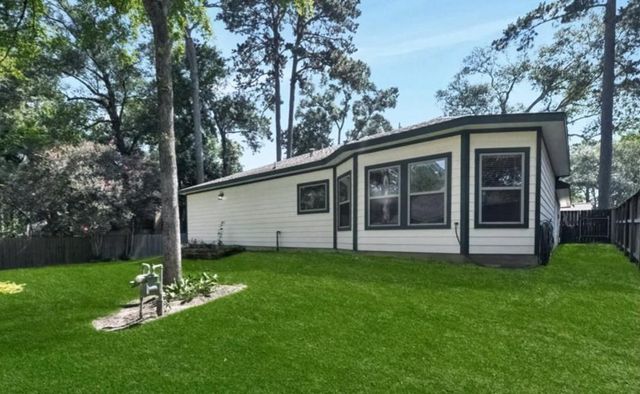 120 April Wind Drive E, Montgomery, TX 77356