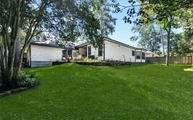 120 April Wind Drive E, Montgomery, TX 77356