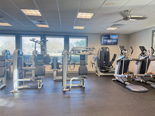 120 April Wind Drive E, Montgomery, TX 77356