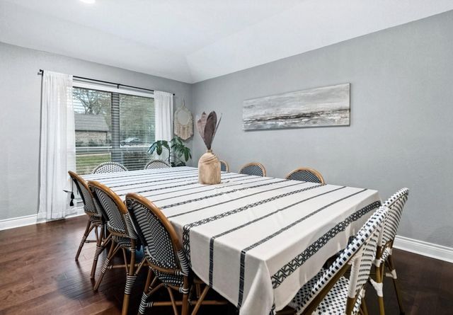 120 April Wind Drive E, Montgomery, TX 77356